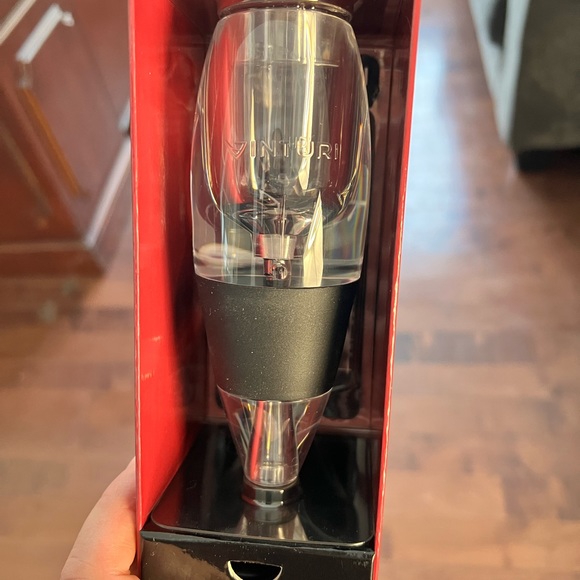 ๐๐โ๐๐โ๐ Essential Wine Aerator - Picture 2 of 3